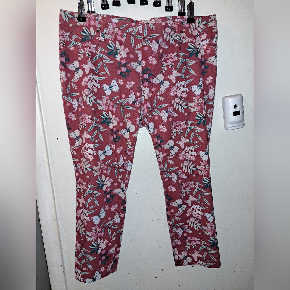 Time and Tru 2X capri jeggings